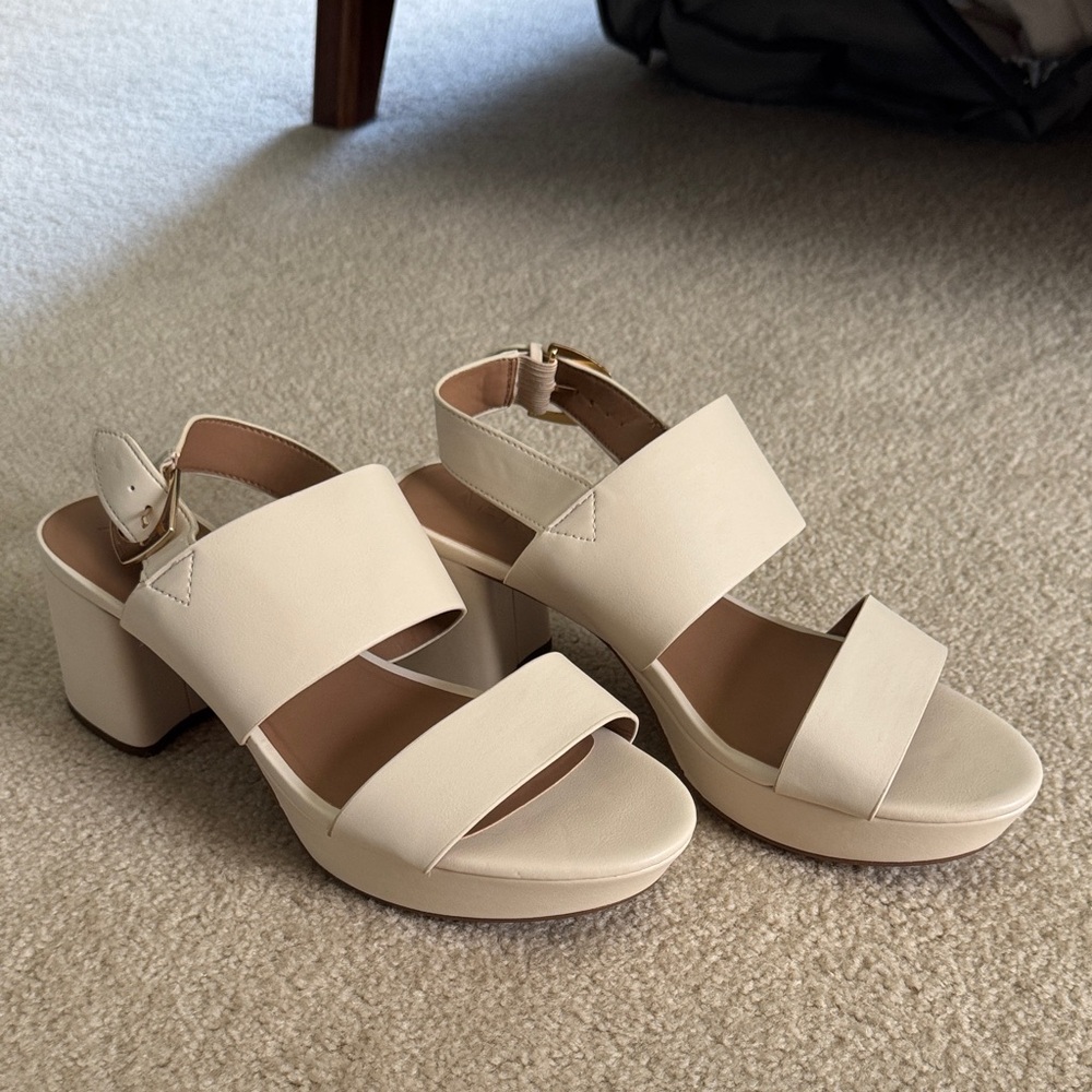 Aerosoles Women’s White Chunky Leather Platform Heals